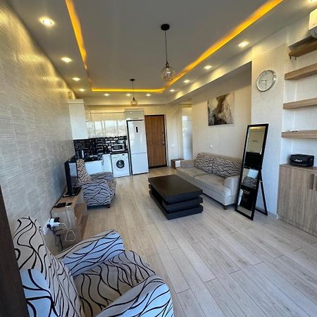 Apartment In The Center Tbilisi Ngoại thất bức ảnh