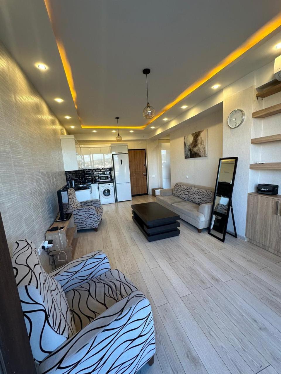 Apartment In The Center Tbilisi Ngoại thất bức ảnh
